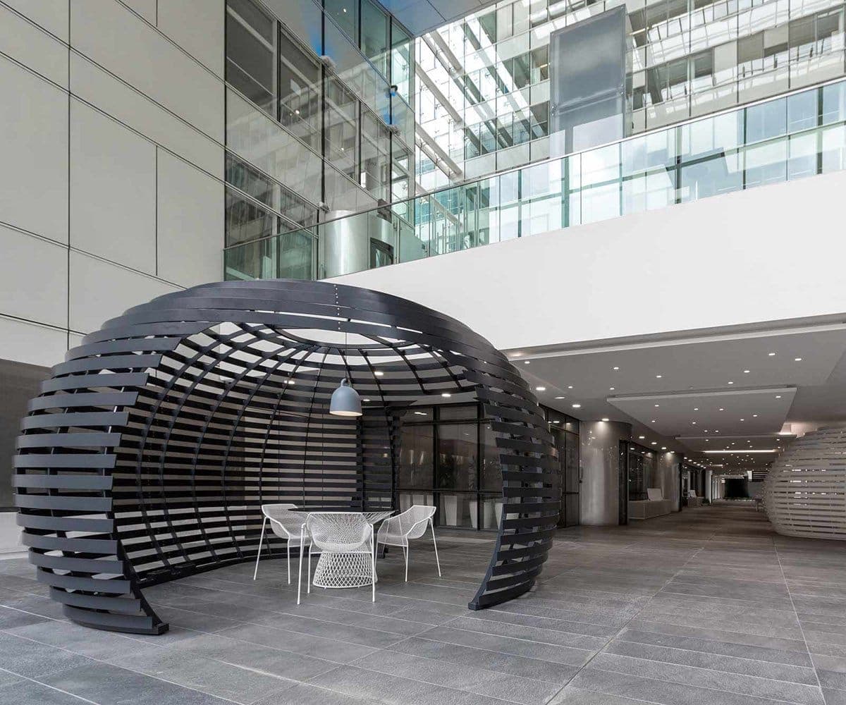 Example de d'aménagement en métal d'un espace commercial