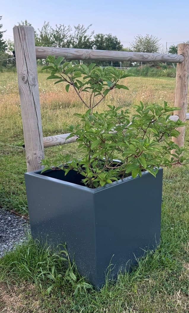 Jardinière en métal